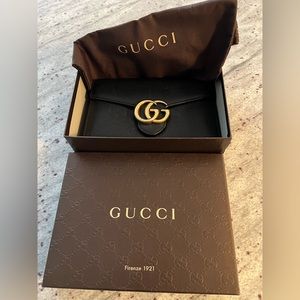 Gucci GG Marmont Bag - includes bag, gold chain, dust bag, and Gucci box.